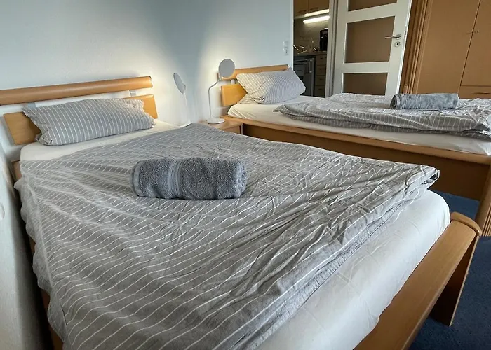 Panoramalounge 712 *